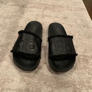 Alo Slides with Black Sherpa Size 8 - like new